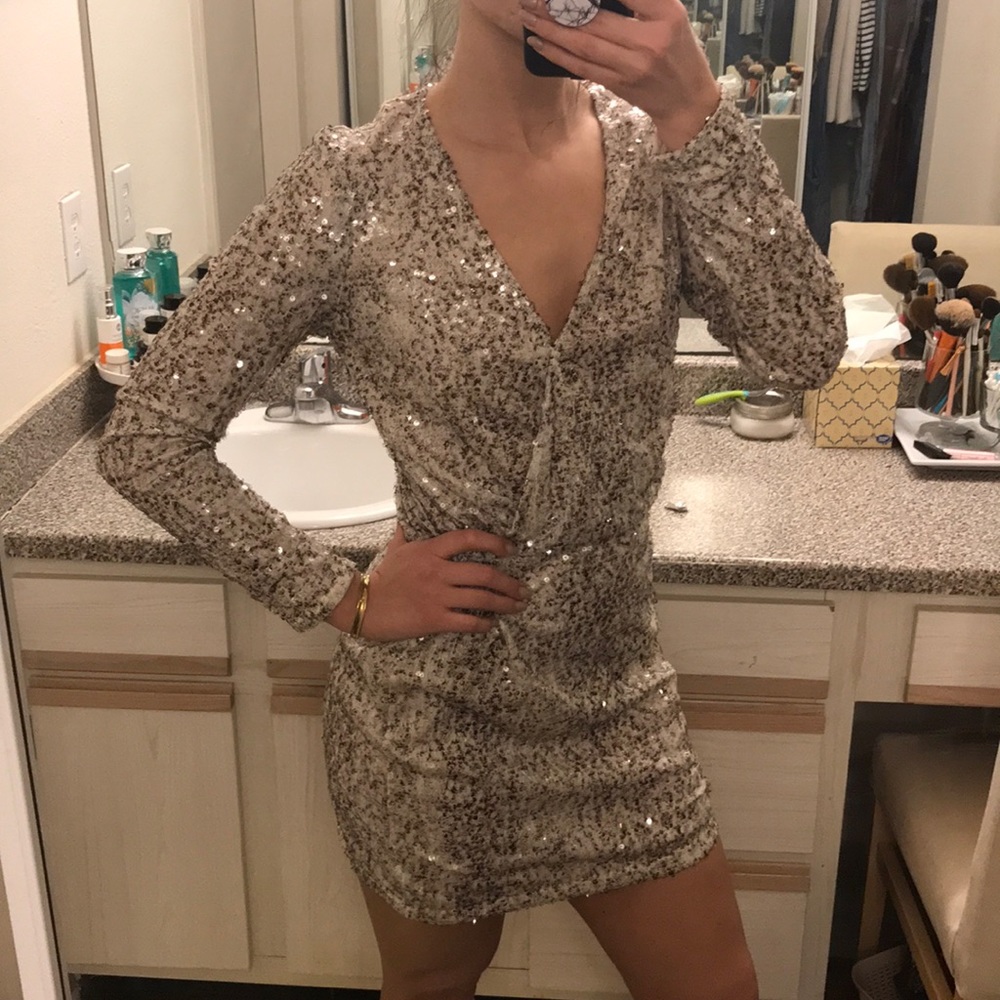 Women’s gold/soft gold long sleeve sequence dress